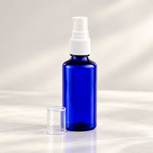 Plava PET bočica 50 ml sa belom gel-serum pumpicom, grlo 18 mm - 413400 - 425100 | Bazika