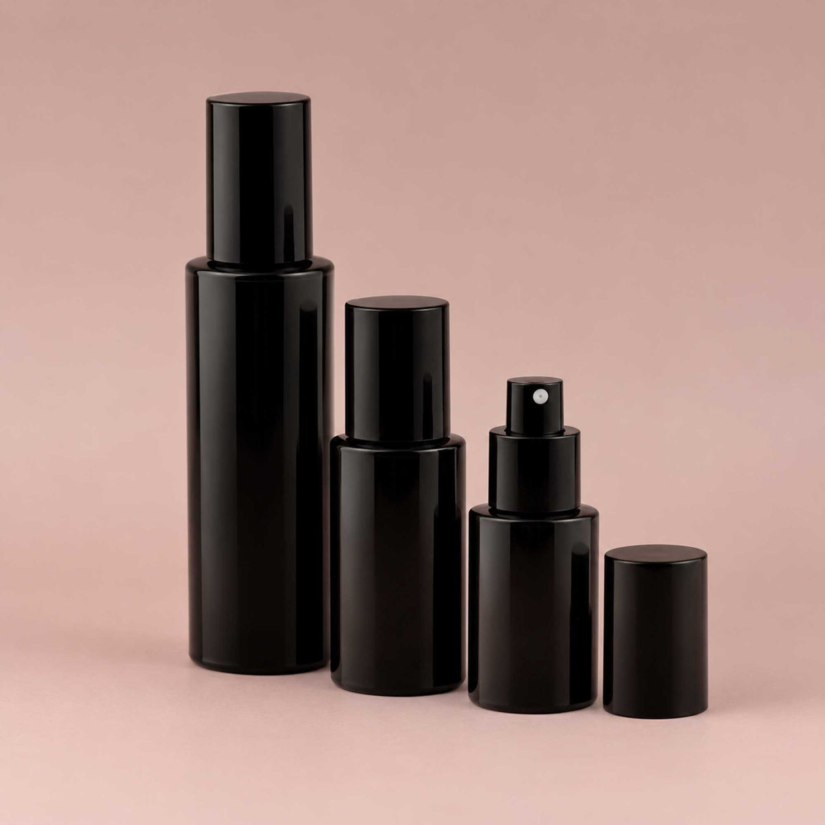 HERA staklena bočica 30-100ml, crna, sa crnim aluminijumskim sprej raspršivačem - 428120/220/420 - 429910
