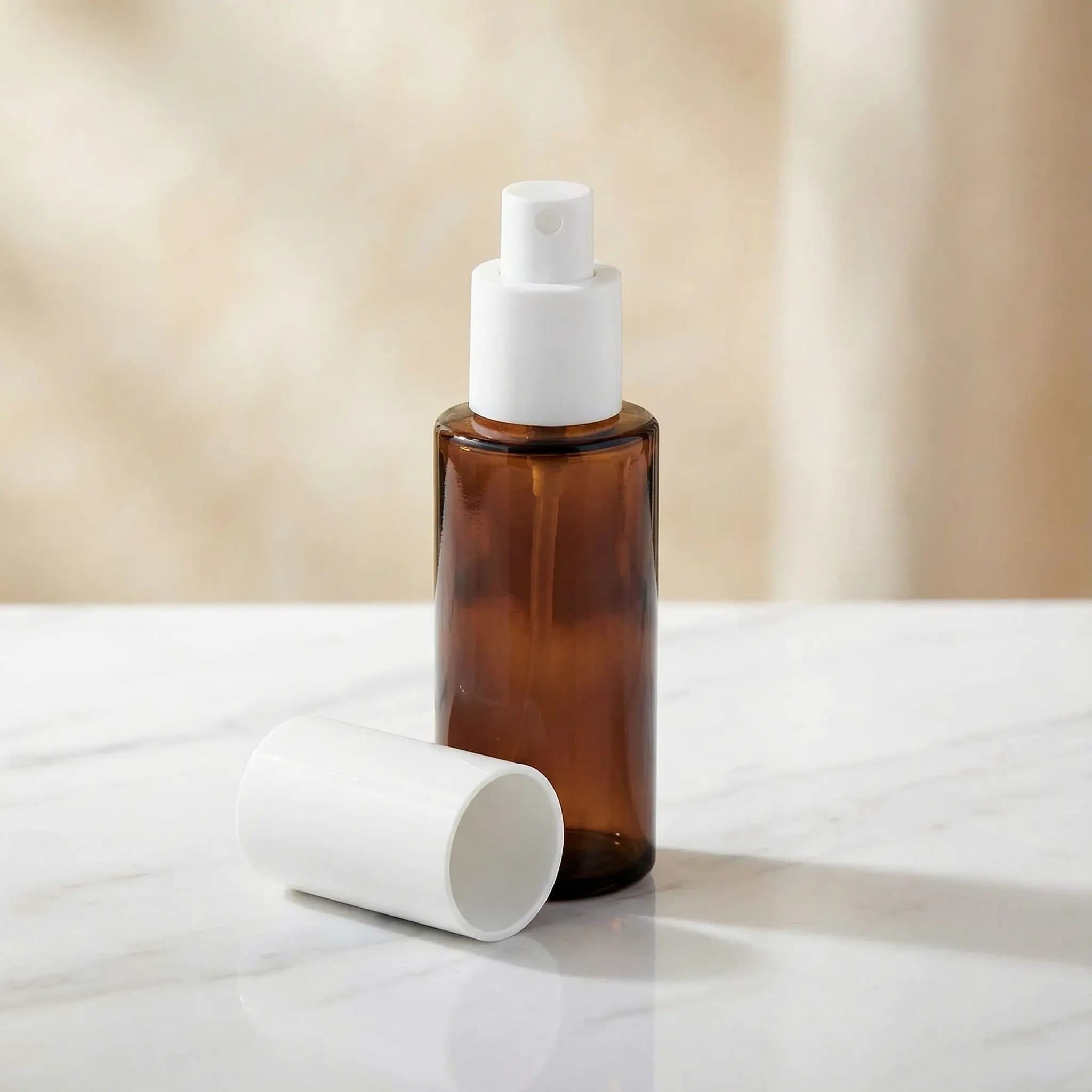 HERA 50ml braon staklena bočica sa belim sprej raspršivačem - 428250