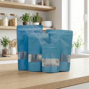 plava plastična doypack kesa sa zip zatvaračem i prozorom