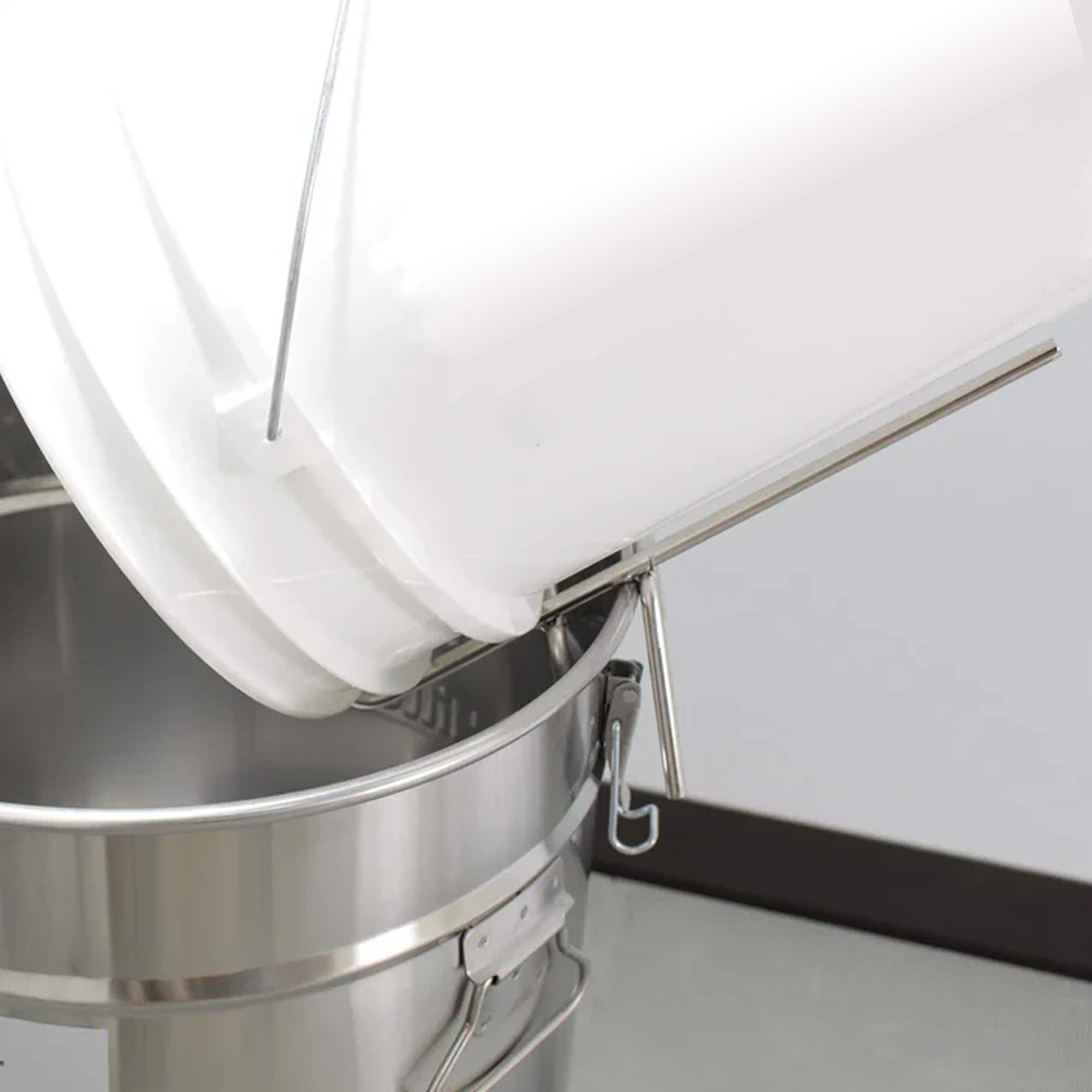 54910 - Stalak za kantu za istakanje