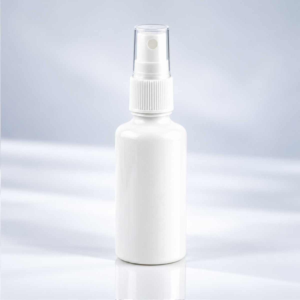 Bela PET bočica 50 ml sa belim sprej raspršivačem, grlo 18 mm - 413400 - 424100 | Bazika