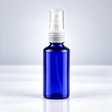 Plava PET bočica 50 ml sa transparentnim sprej raspršivačem, grlo 18 mm - 413400 - 424120 | Bazika