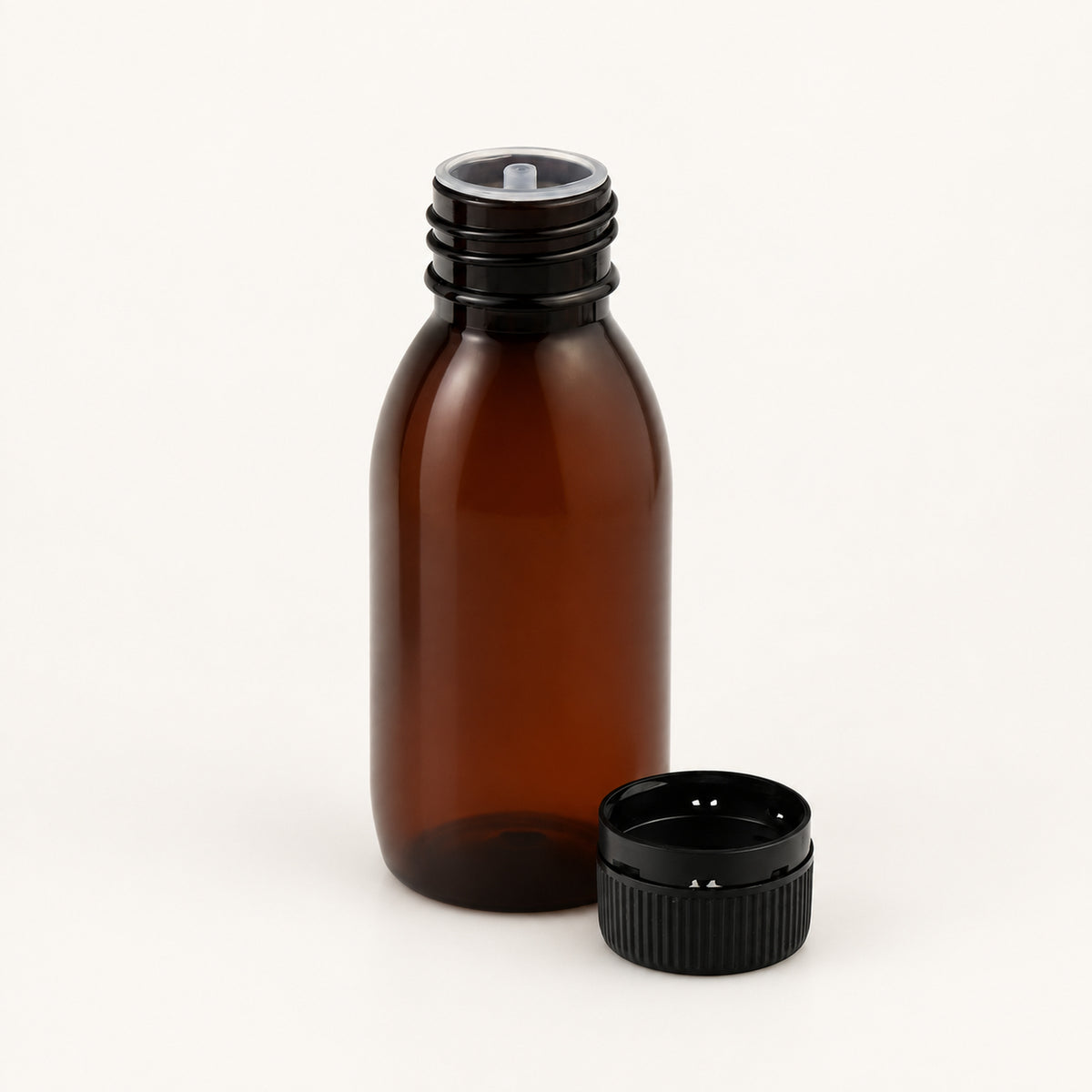 Braon PET boca za sirup 100 ml sa crnim poklopcem i međučepom (otvorena) - 442300, 448100, 448120 | Bazika