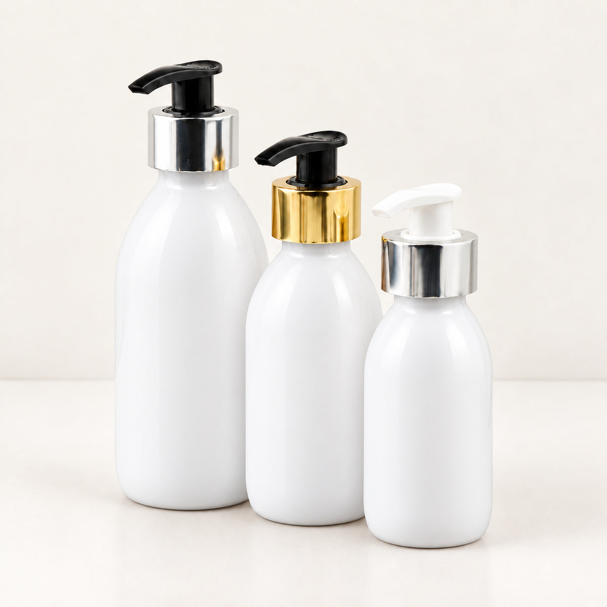Bele PET boce za sirup 100, 150 i 250 ml sa pumpicom dozatorom i aluminijumskim prstenom - 442300, 443100, 443200, 448550, 448560, 448565 | Bazika