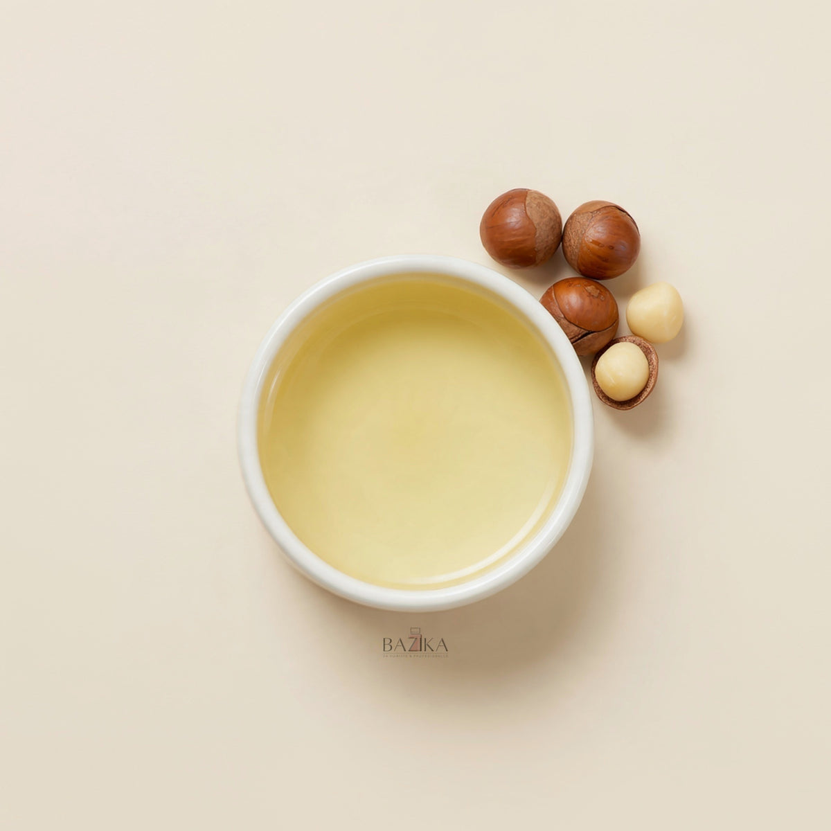 Ulje makadamije (Macadamia Oil), rafinisano (INCI: Macadamia Ternifolia Seed Oil) – kozmetička sirovina, Bazika.rs