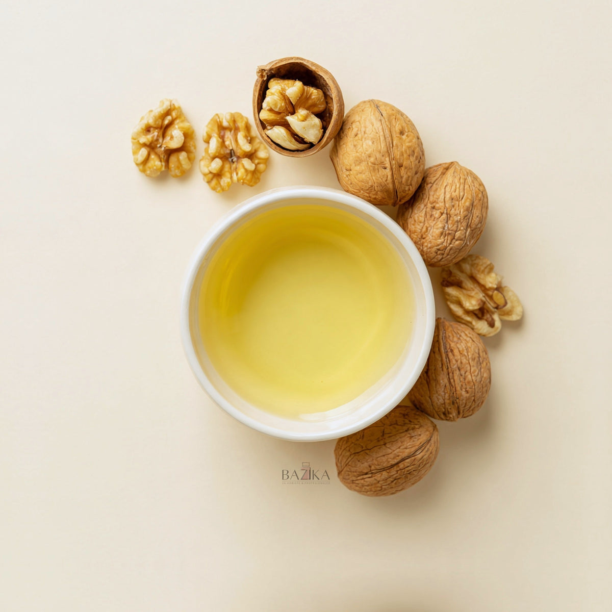Ulje oraha (Walnut Oil) (INCI: Juglans Regia Seed Oil) – kozmetička sirovina, Bazika.rs